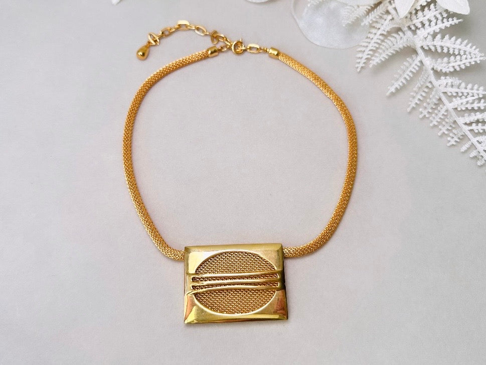 Vintage Gold Mesh Necklace with Unique Geometric Rectangle Pendant, Bold 80s Retro Collar Necklace Gifts for Her