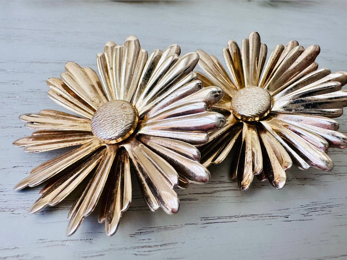 60s Gold Daisy Earrings, 1969 Oversized Golden Daisy Flower Earrings, Huge Glam Clip On Earrings, 1960s Retro Mod Earrings SIGNED SC
