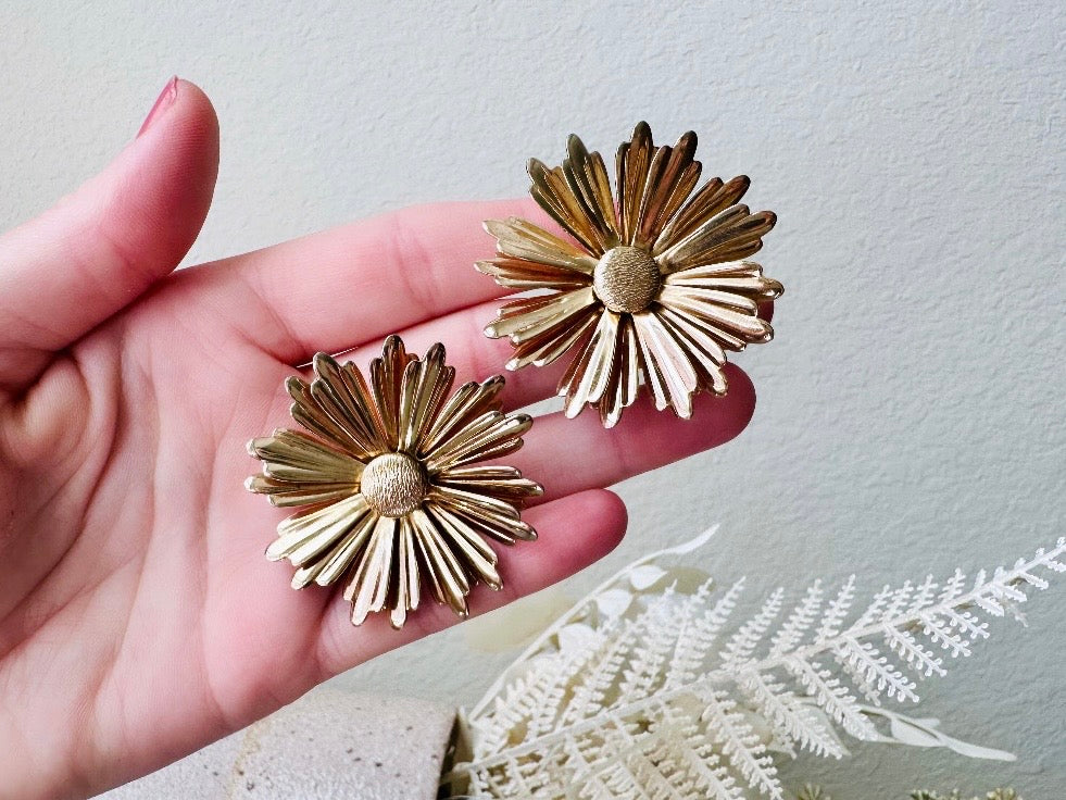 60s Gold Daisy Earrings, 1969 Oversized Golden Daisy Flower Earrings, Huge Glam Clip On Earrings, 1960s Retro Mod Earrings SIGNED SC