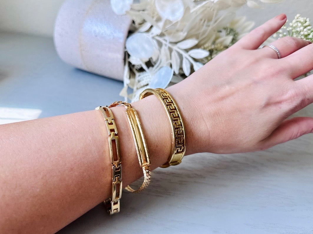 1970s Vintage Gold Greek Key Bracelet, Classic Gold 70s Vintage Bracelet, Textured Etched Gold Hinged Clamper Bracelet for Stacking