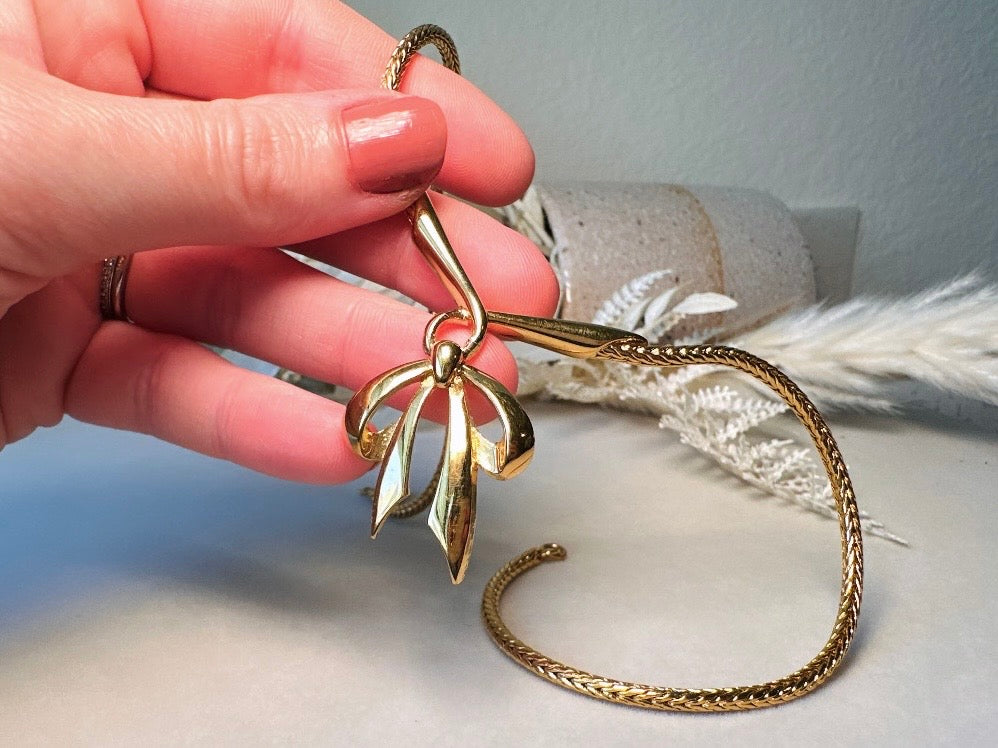 Gold Bow Necklace, Monet Vintage Gold Ribbon Pendant Necklace, Minimalist Wheat Chain Elegant Gold Knot Necklace