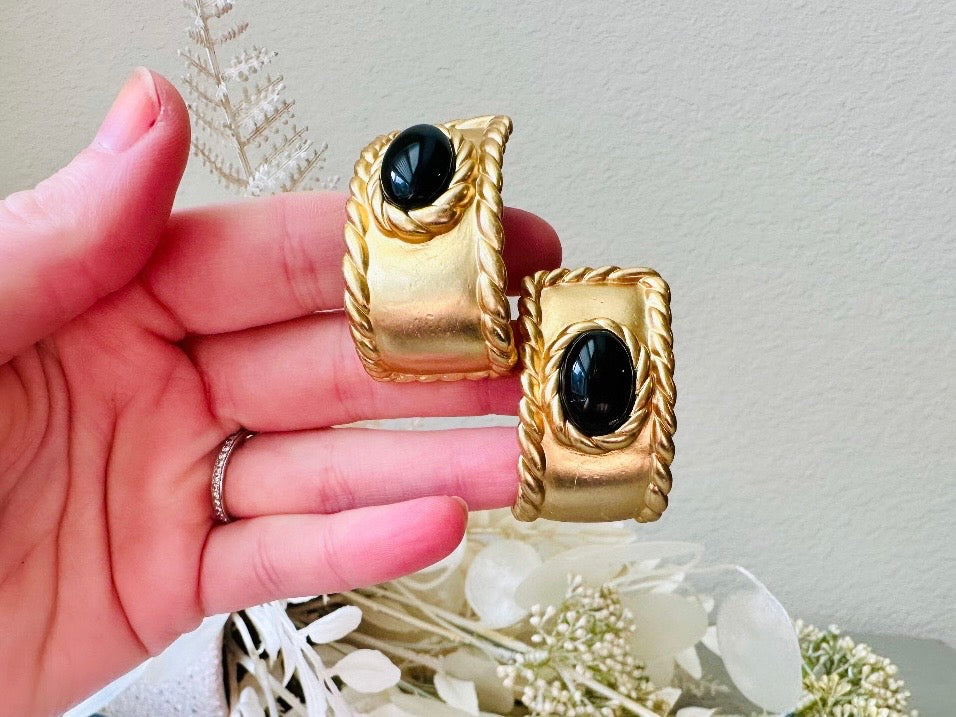 Vintage Etruscan Earrings, 1980s Black and Matte Gold Clip on Earrings, 80s Statement Dramatic Curved Half Hoop Earrings with Onyx Cabochons