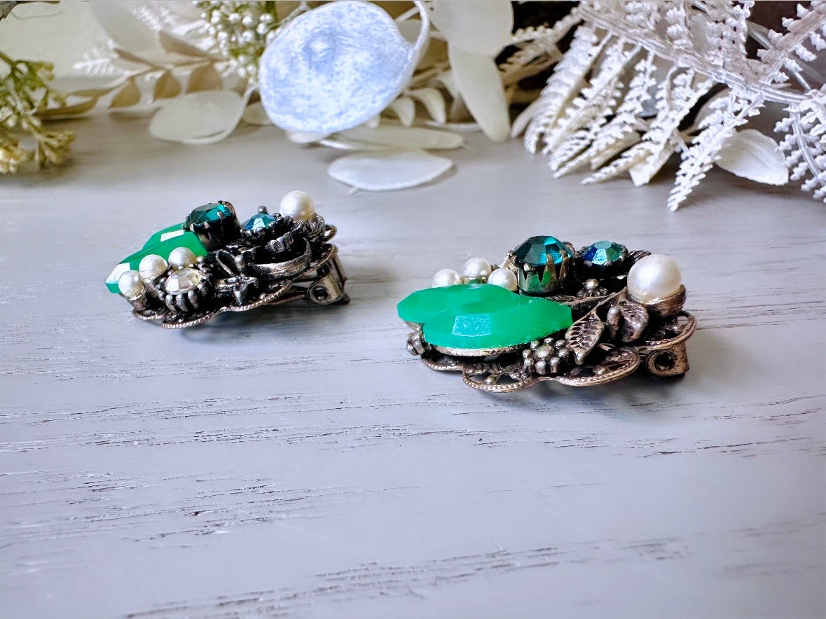 Gorgeous Green Earrings, Vintage Green Rhinestone & Pearl Earrings, Big 1950's Vibrant Green Miriam Haskell Style Crystal Clip On Earrings