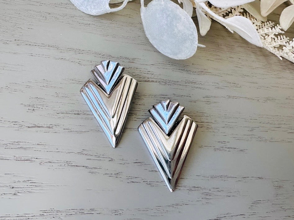 Silver Chevron Clip on Earrings, Vintage 1980s Silver Earrings, Non-Pierced Earrings, Cute Vintage Finds, 80s Retro Earrings