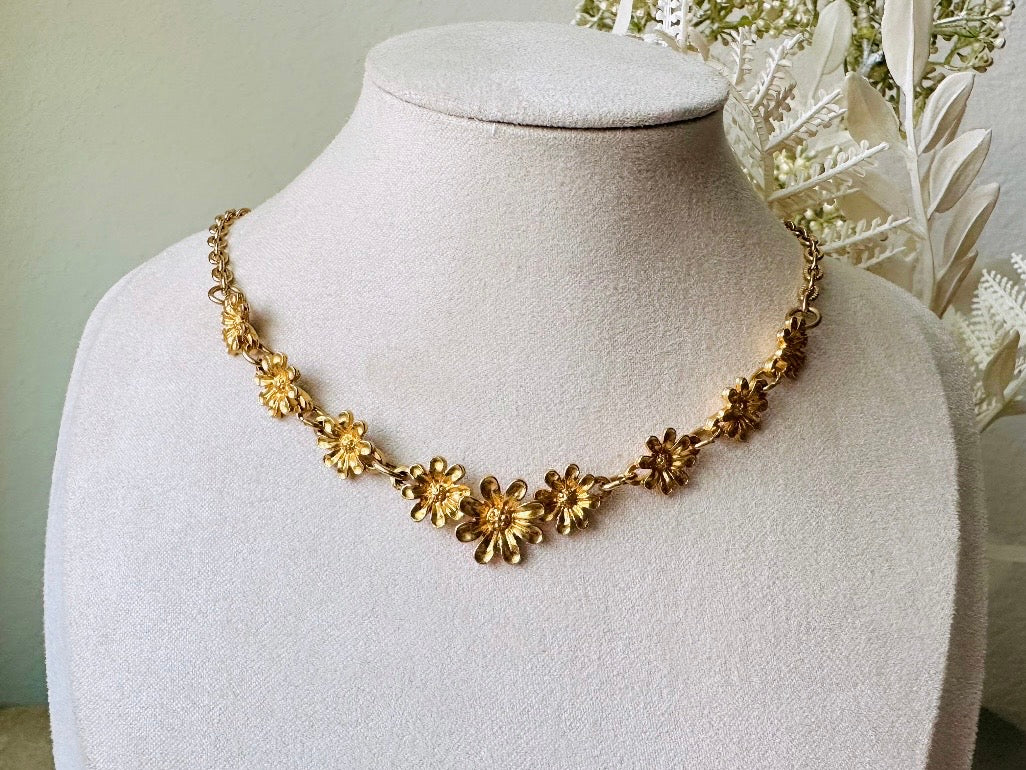 Vintage Gold Flower Choker Necklace, Golden Daisy Chain Necklace, 14" Bright Gold Vintage Choker Necklace, Pretty Unique Fall Fashion Gifts