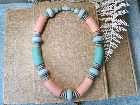 Vintage Beach Choker, 1980s Muted Pastel Chunky Beaded Necklace in Peach and Mint