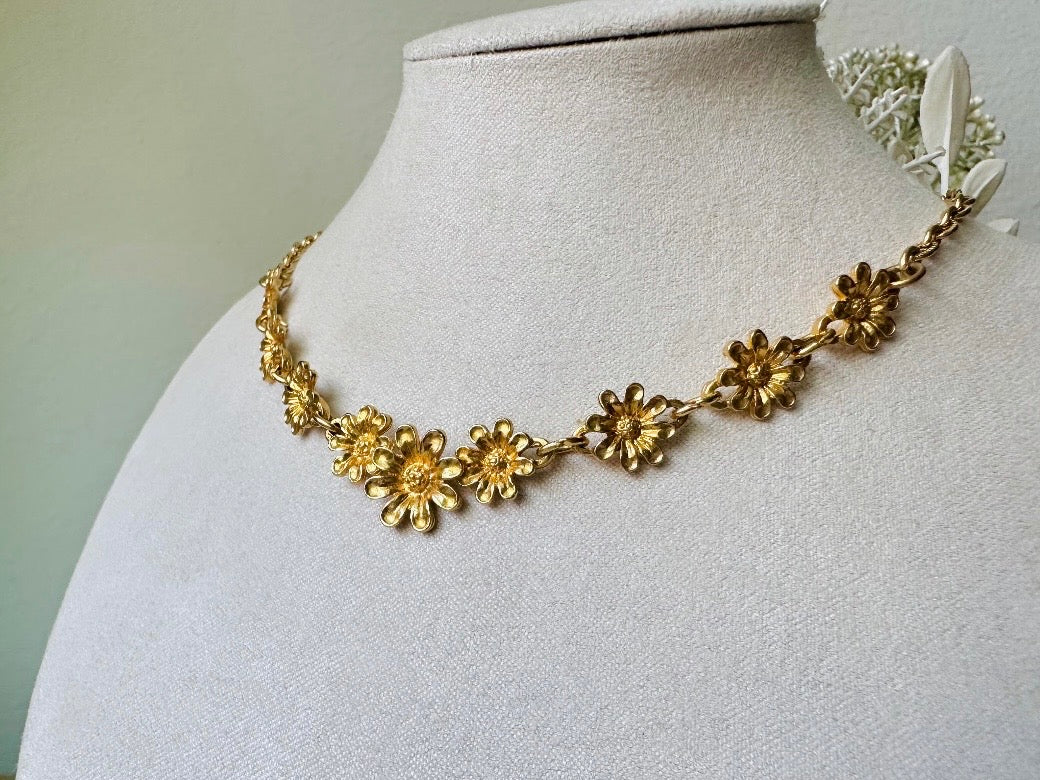 Vintage Gold Flower Choker Necklace, Golden Daisy Chain Necklace, 14" Bright Gold Vintage Choker Necklace, Pretty Unique Fall Fashion Gifts