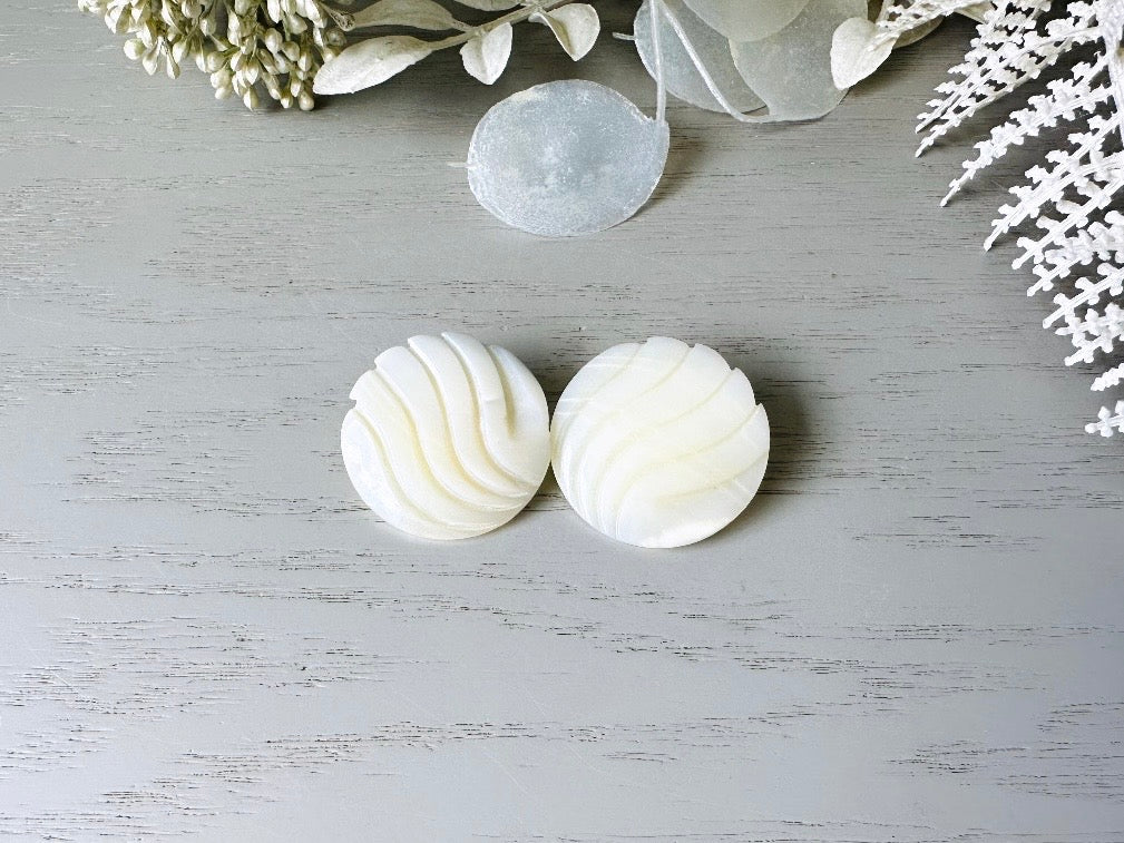 Iridescent White Shell Earrings, Round Carved Shell Clip On Earrings, 1980s Fashion Earrings