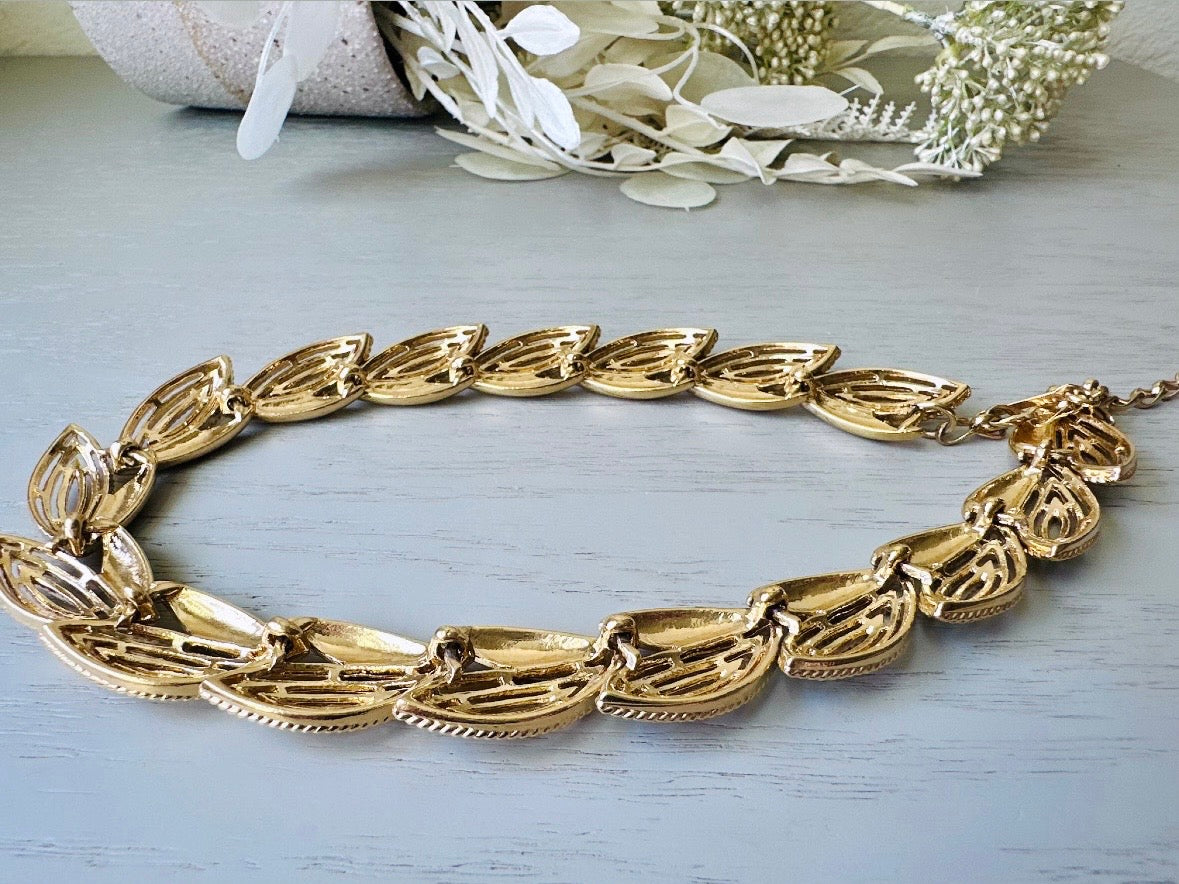 Gold Double Leaf Necklace, Vintage Chunky Gold Necklace, Bold And Beautiful Style, Authentic Vintage Jewelry, Adjustable Gold Leaf Choker