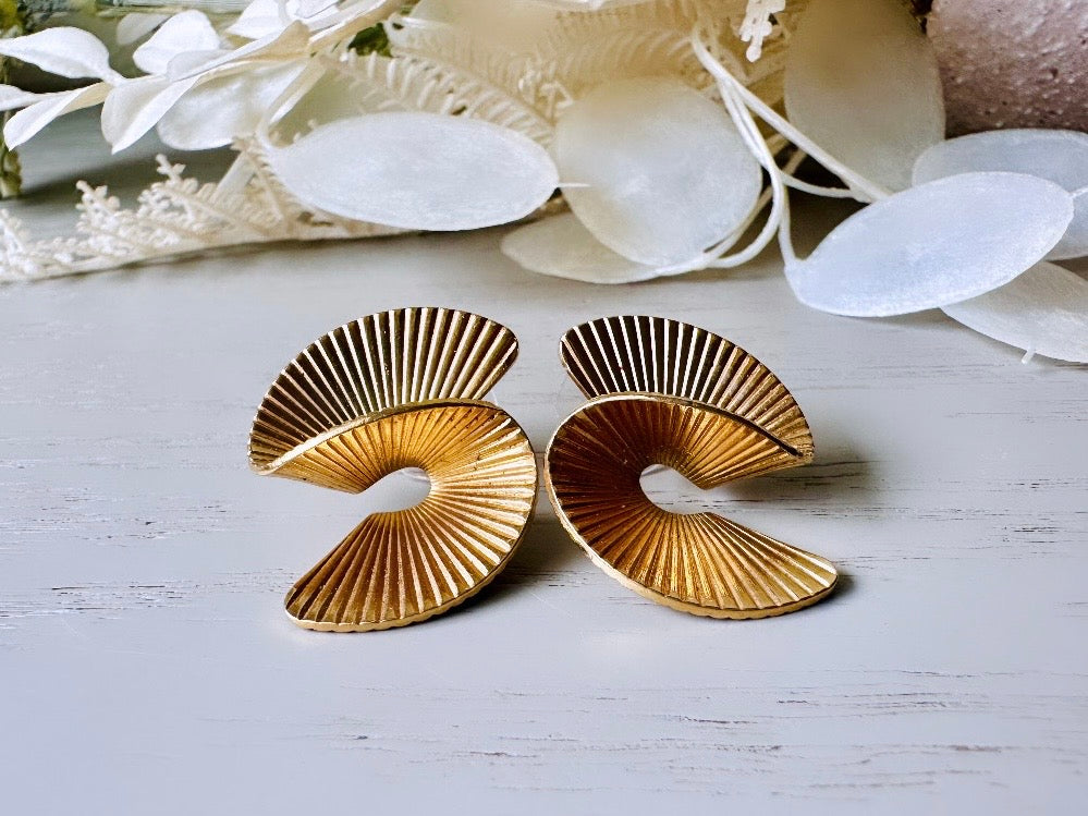 Vintage Gold Earrings, Textured Spiral Twist 80's Earrings, Unique Dimensional Gold Helix Sculptural Pierced Earrings, 1980s Post Earring