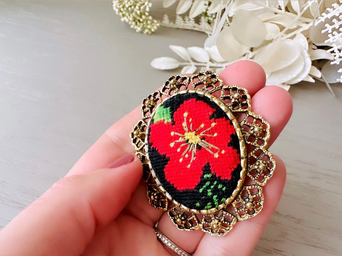 Red and Gold 1970s Embroidered Flower Cameo Convertible Whimsical Pendant Necklace, Needlepoint Flower Pendant Brooch Necklace, 24" Long