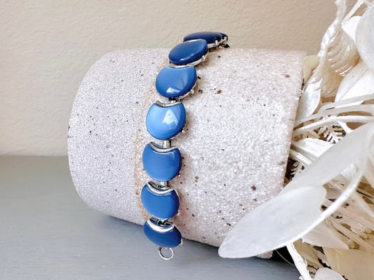 Blue Moonglow Thermoset Bracelet in Silver, 1960's Vintage Bracelet, Beautiful Moon Link Bracelet, Unique Glowing 60s Vintage Jewelry