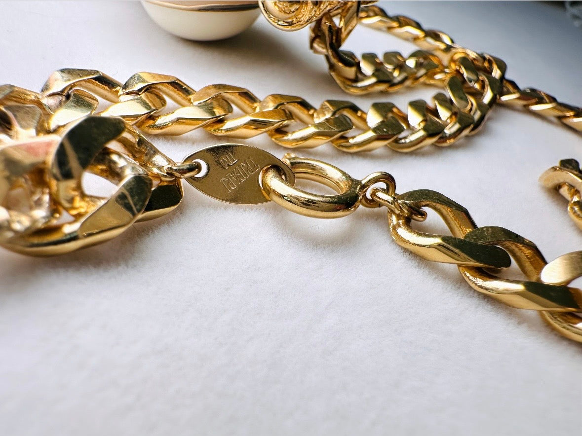 Vintage Trifari Chain Choker Necklace with Cream Cabochon Focal, 1970s Abstract Enamel and Chunky Gold Chain Geometric Necklace