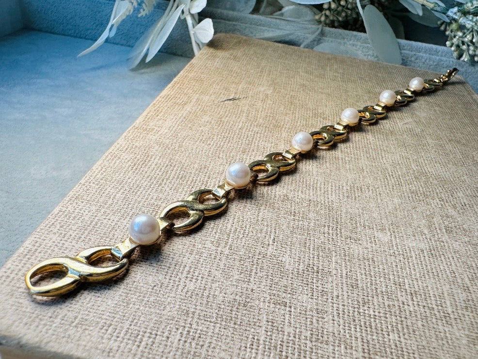 Vintage Gold Pearl Bracelet, Marvella Infinity Link Pearl & Gold Bracelet, VTG 7.5" Bracelet, Classic Gold Chain Designer Vintage Bracelet