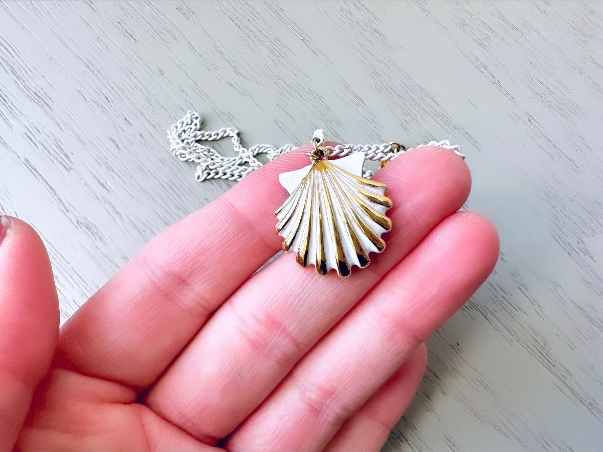 Monet Gold Shell Necklace, Vintage Seashell Necklace Cream White Enamel Clam Shell Sliding Pendant & Chain Necklace Nautical Ocean Beach