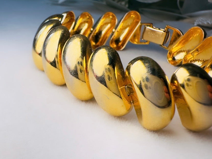 Vintage Napier Gold Bracelet, Gold Curved Link Bracelet, VTG 7.5" Bracelet, Classic Gold Chain Bold 80s Designer Vintage Bracelet