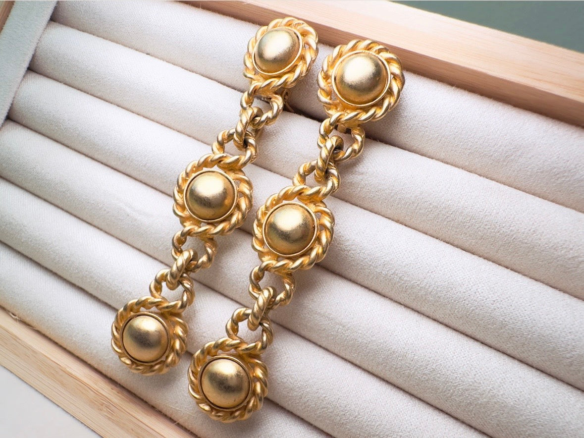 Matte Gold Drop Chain Earrings, Erwin Pearl Vintage Clip On Earrings, 1980s Dramatic Gold Earrings, Triple Link Chain Rope Border Earrings