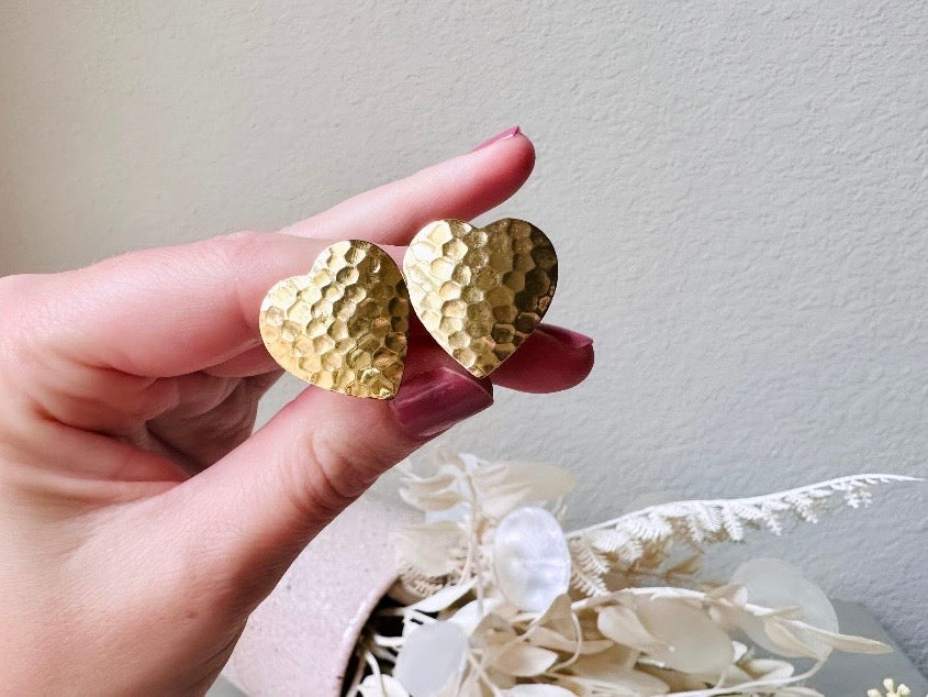 Gold Heart Earrings, Textured Hammered Gold Heart Shaped Clip on Earrings, Unique Vintage 80s Earrings, Pretty Cute Earrings Gifts for Her