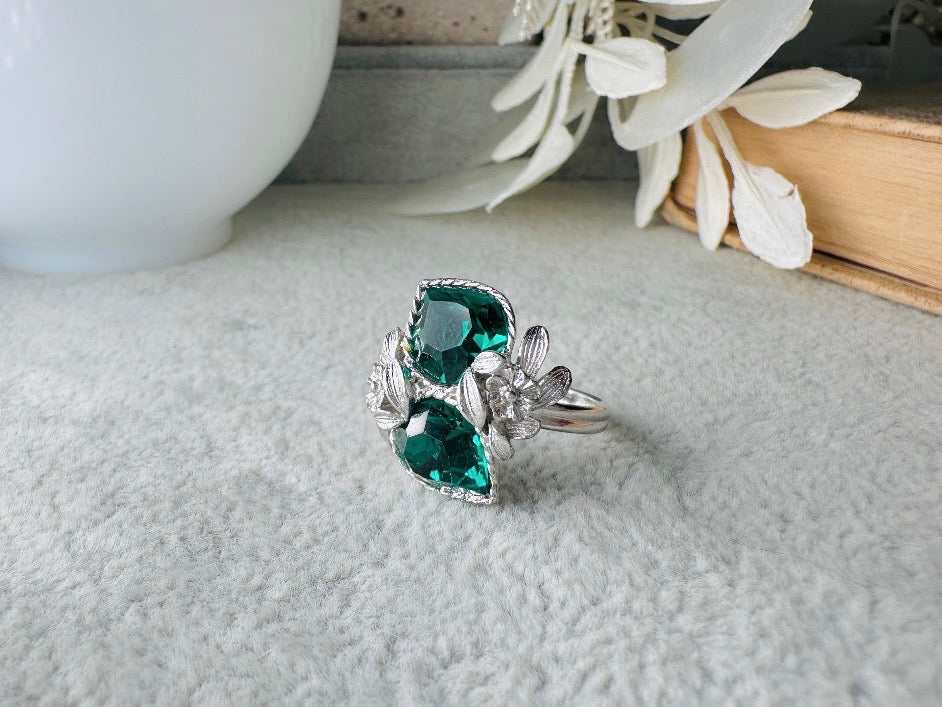 Vintage 70s Ring, Double Heart Love Story Ring Emerald 1973 May Birthstone Cocktail Ring, Chunky Costume Jewelry, Vintage Sarah Coventry