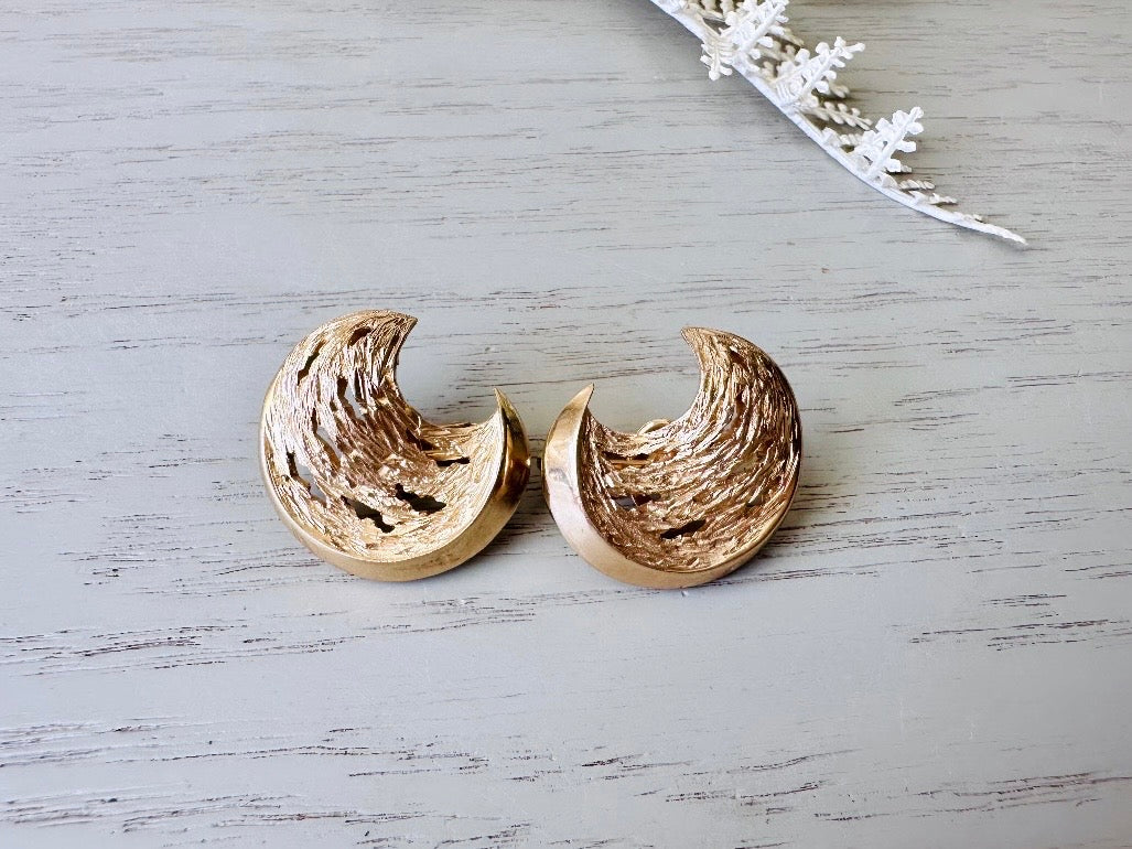 Gold Crescent Moon Vintage Designer Earrings, Textured Gold Moon Earrings, Classic Clip On Earrings Signed Trifari 60s Designer Jewelry