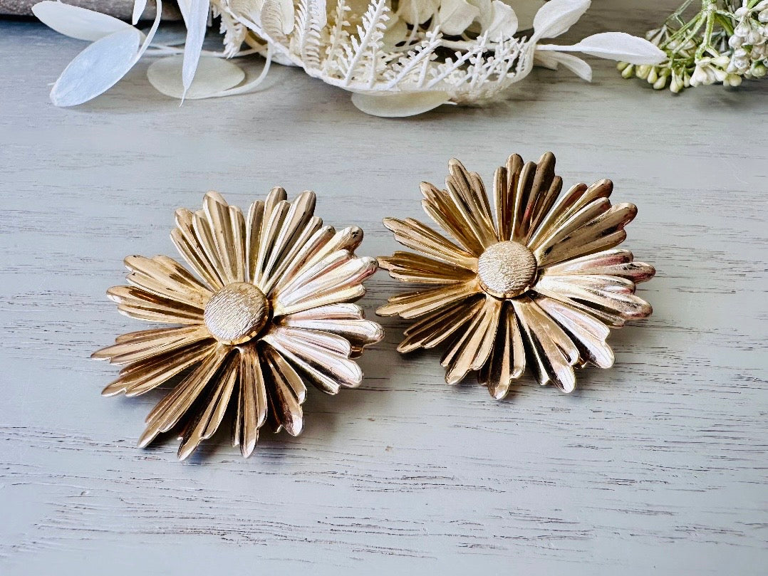 60s Gold Daisy Earrings, 1969 Oversized Golden Daisy Flower Earrings, Huge Glam Clip On Earrings, 1960s Retro Mod Earrings SIGNED SC