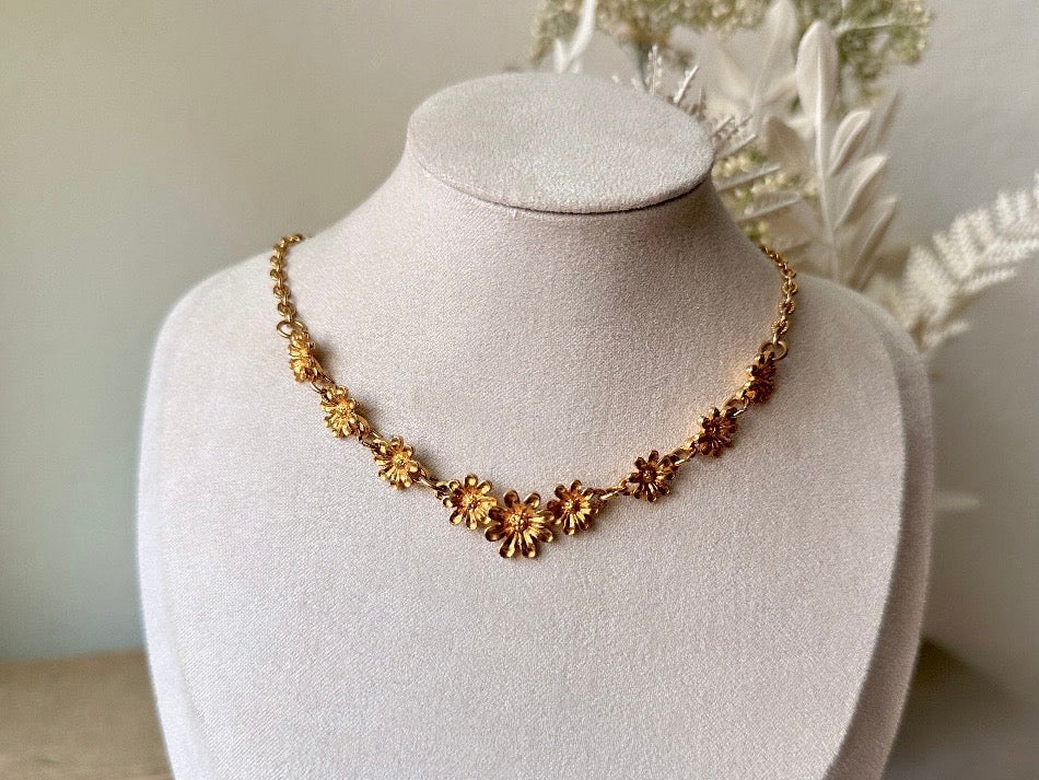 Vintage Gold Flower Choker Necklace, Golden Daisy Chain Necklace, 14" Bright Gold Vintage Choker Necklace, Pretty Unique Fall Fashion Gifts