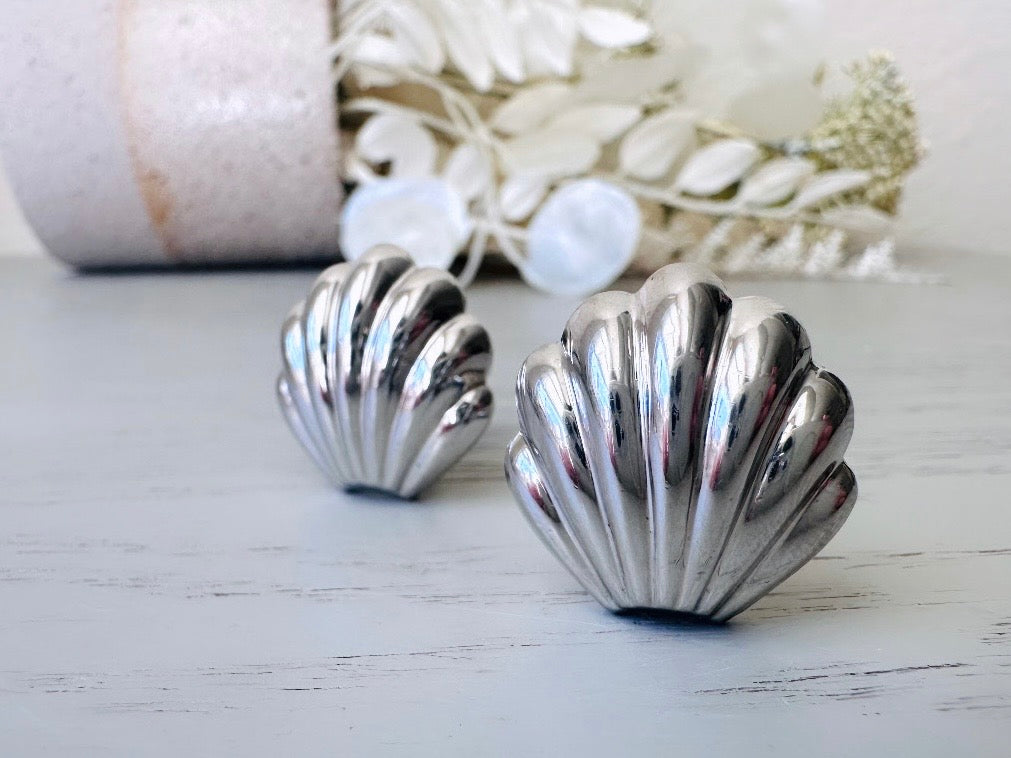 Silver Shell Vintage Monet Earrings, Classic 80s Designer Signed Clip On Earrings