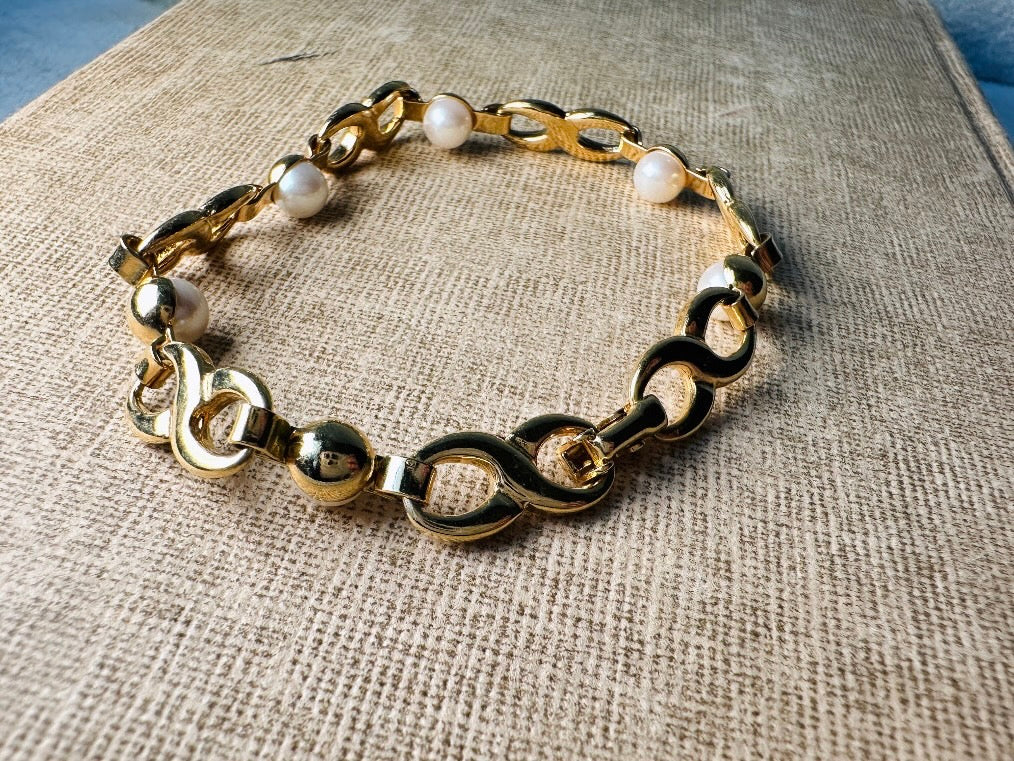 Vintage Gold Pearl Bracelet, Marvella Infinity Link Pearl & Gold Bracelet, VTG 7.5" Bracelet, Classic Gold Chain Designer Vintage Bracelet