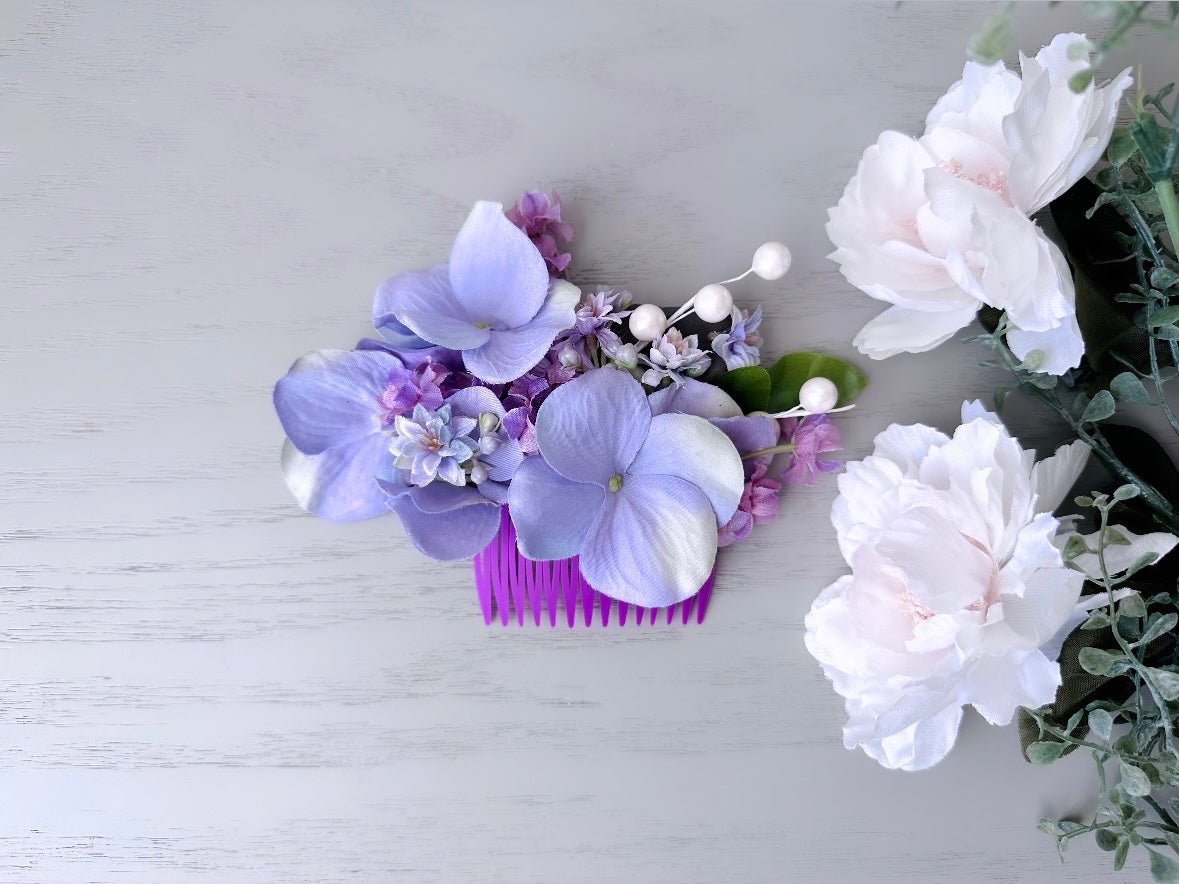 Purple Flower Hair Comb, Gorgeous Spring Bride Hair Comb, Bridal Hair Flowers, Dreamy Floral Wedding Comb, Lilac Floral Hair Accessory