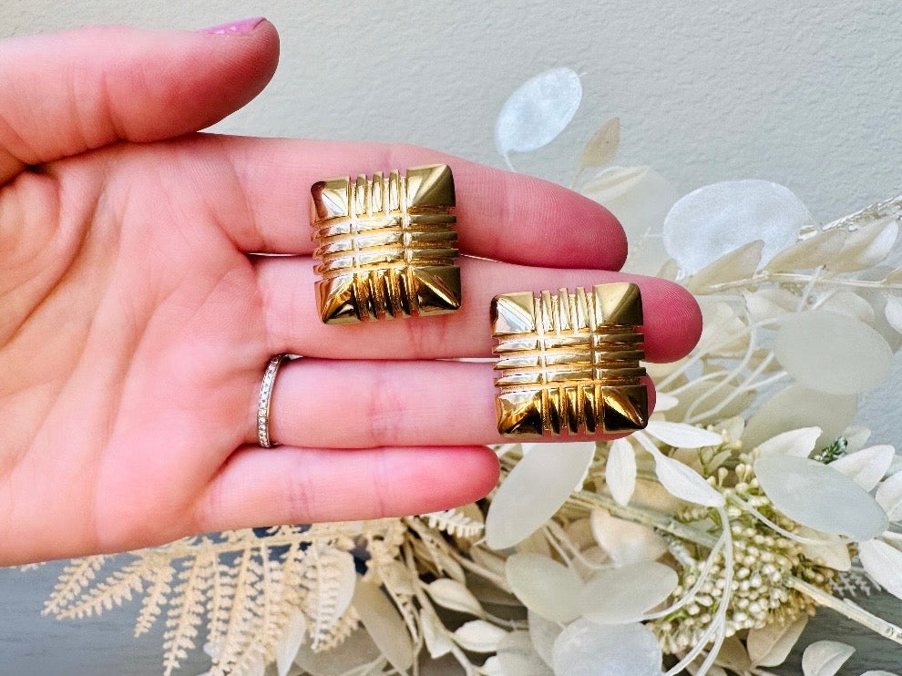 Vintage Monet Earrings, Big Gold Square Earrings, Vintage 80s Monet Clip On Earrings, 1980s Large Gold Puffy Square Geometric Earrings