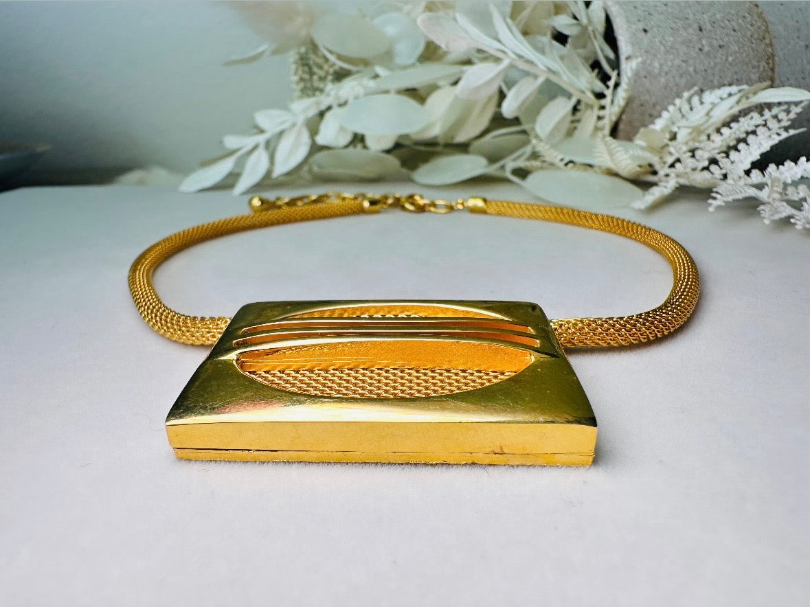 Vintage Gold Mesh Necklace with Unique Geometric Rectangle Pendant, Bold 80s Retro Collar Necklace Gifts for Her