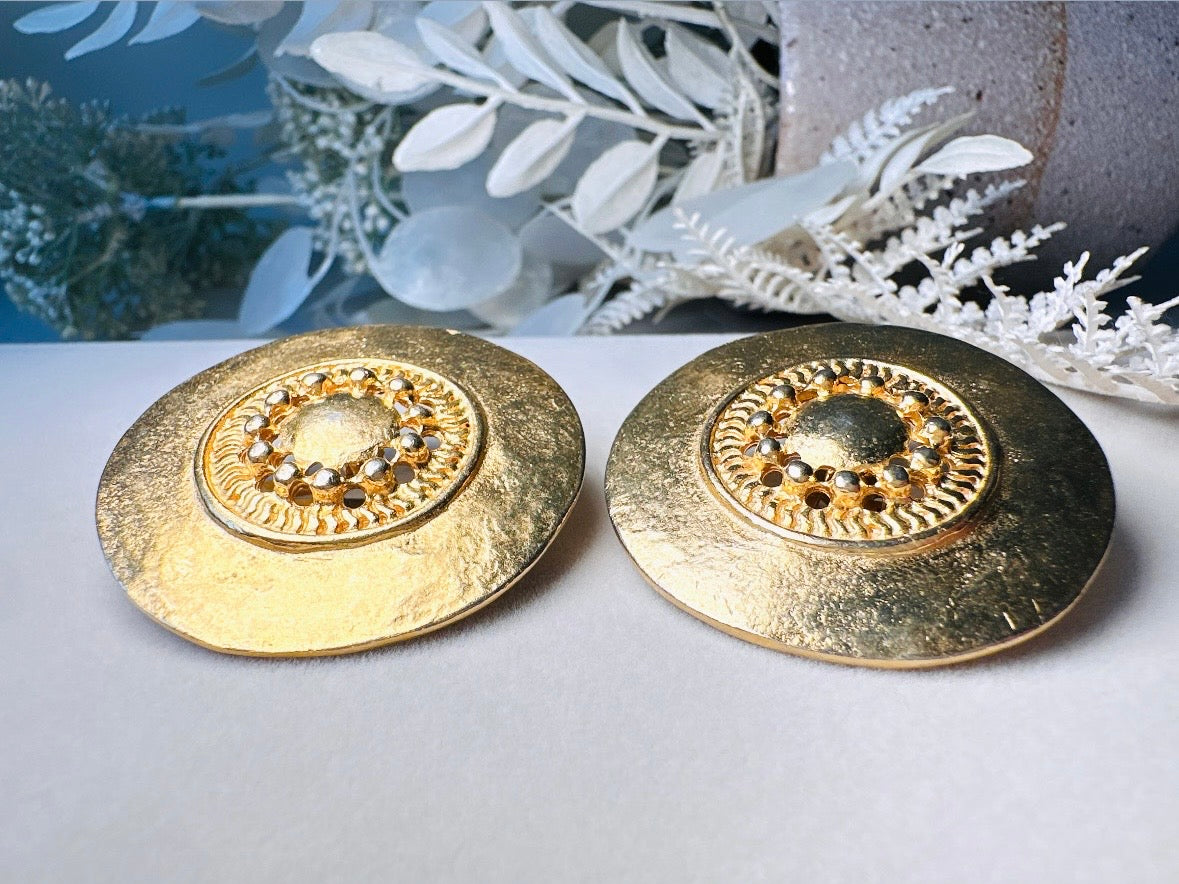 Vintage Gold Etruscan Disc Clip On Earrings, Hammered Gold Earrings, Oversized Gold Coin Clip On Vintage Earrings