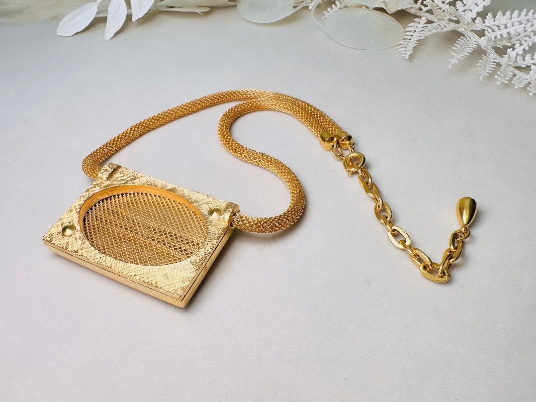 Vintage Gold Mesh Necklace with Unique Geometric Rectangle Pendant, Bold 80s Retro Collar Necklace Gifts for Her