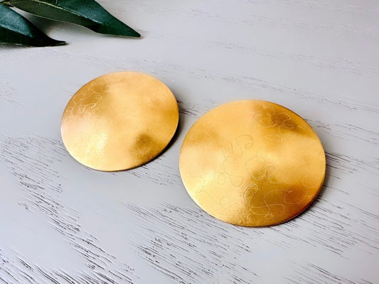 Huge Gold 1980s Clip On Earrings, Old Gold Oversized Round Dramatic Earrings Etched Swirl Design, Big Gold Classic Eighties Aesthetic