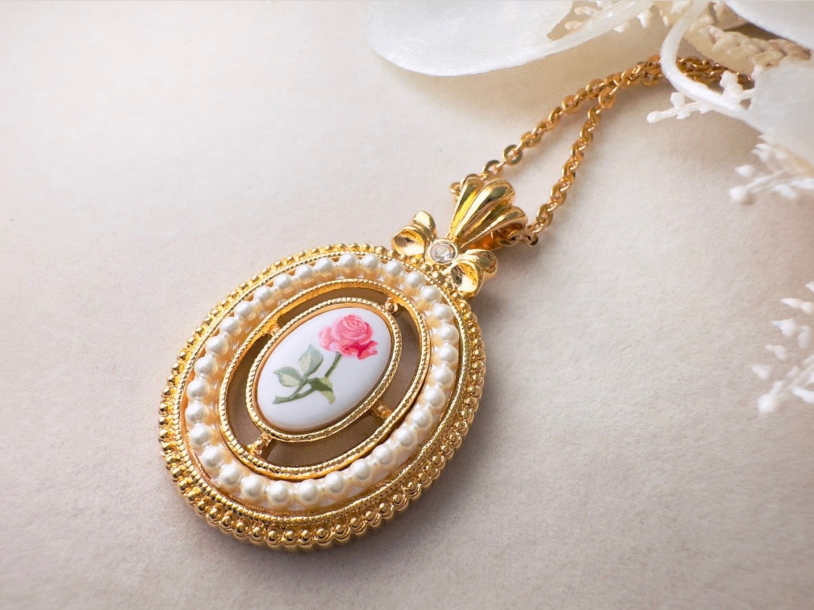 Pink Rose Vintage Pendant Necklace, Ceramic Rose and Pearl Openwork Vintage Avon Necklace, Rare Long Chain Necklace 31", Romantic
