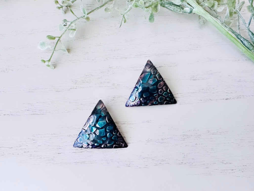 Vintage Teal and Black Textured Triangle Earrings, Funky 1980s Vintage Earrings, Ombre Color Gradient Earrings Retro 80's Colorful Earrings