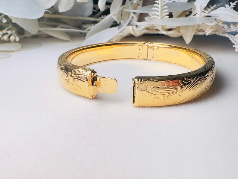 Embossed Gold Clamper Bracelet, Gorgeous Vintage Floral Hinge Bracelet