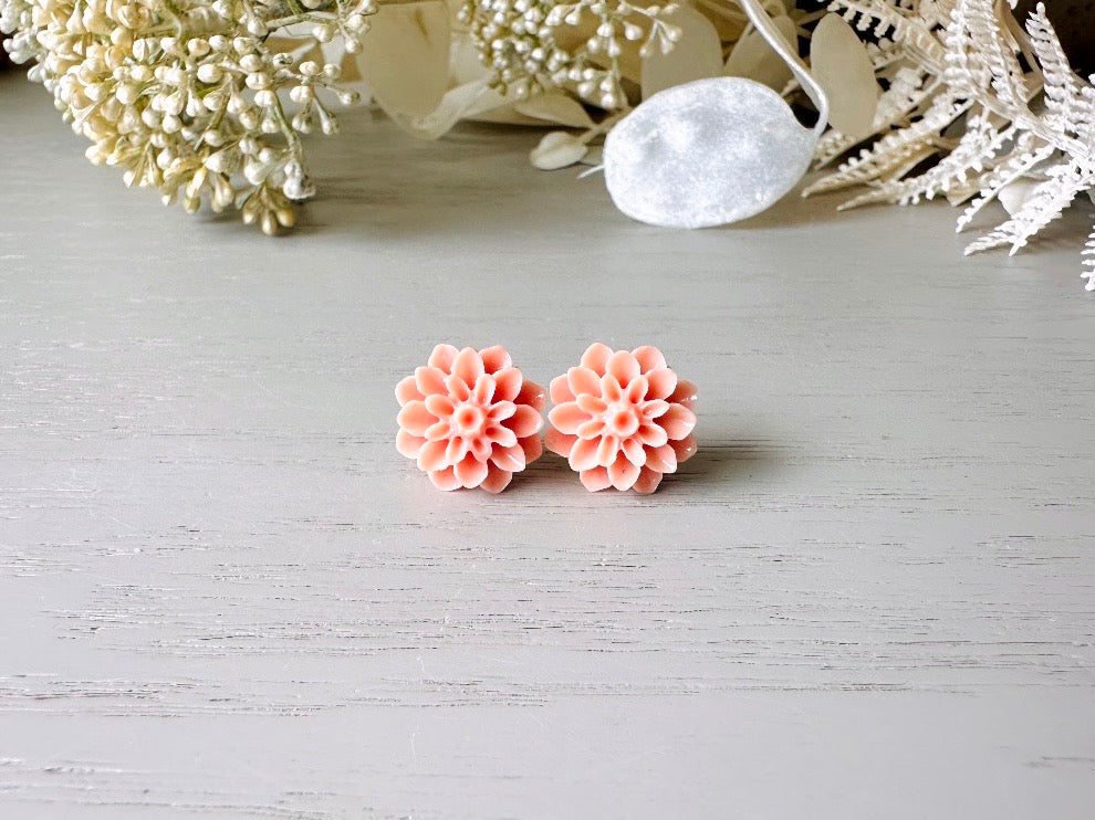 Coral Pink Flower Earrings, Big Dahlia Resin Flower Stud Earrings, Earring Studs in Pretty Dusty Rose, Cute Floral Hypoallergenic Earrings FSE1c