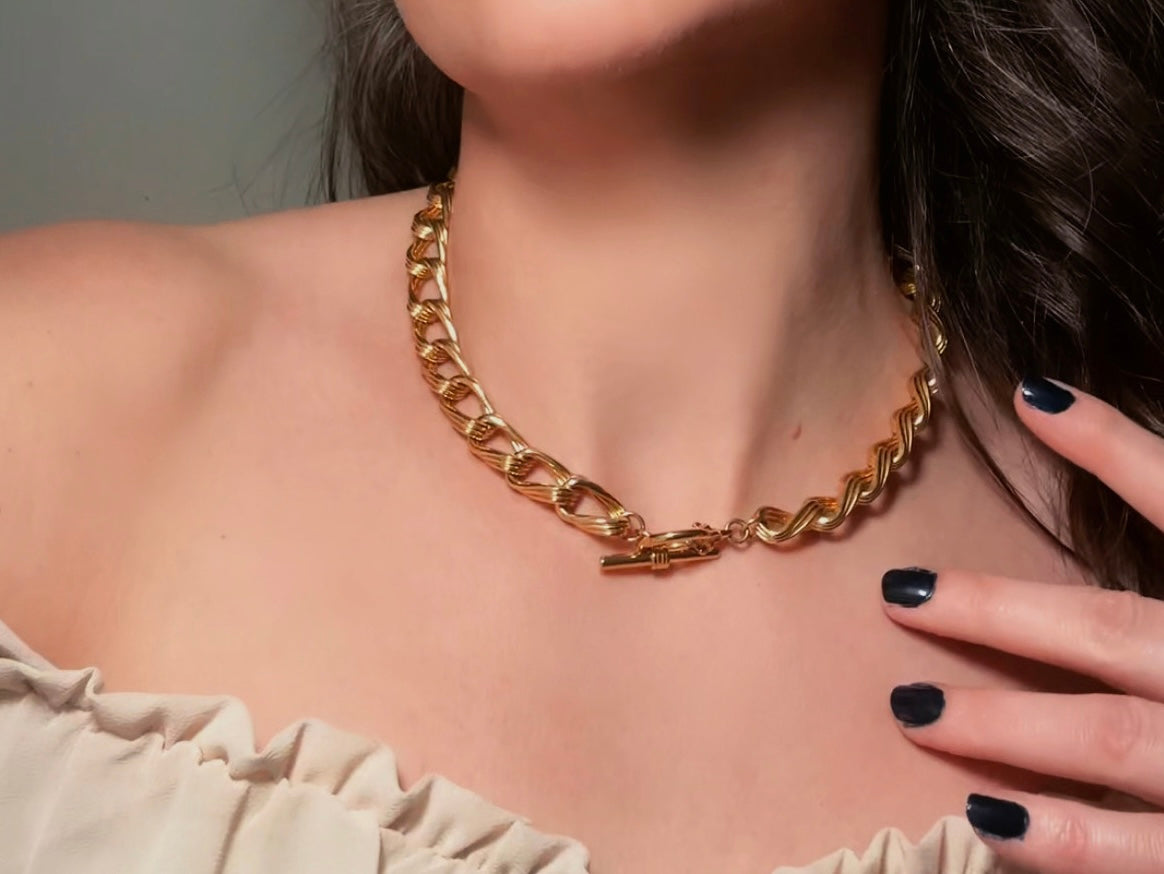 Anne Klein Gold Chain Necklace, Vintage Toggle Clasp Collar Necklace with Lion