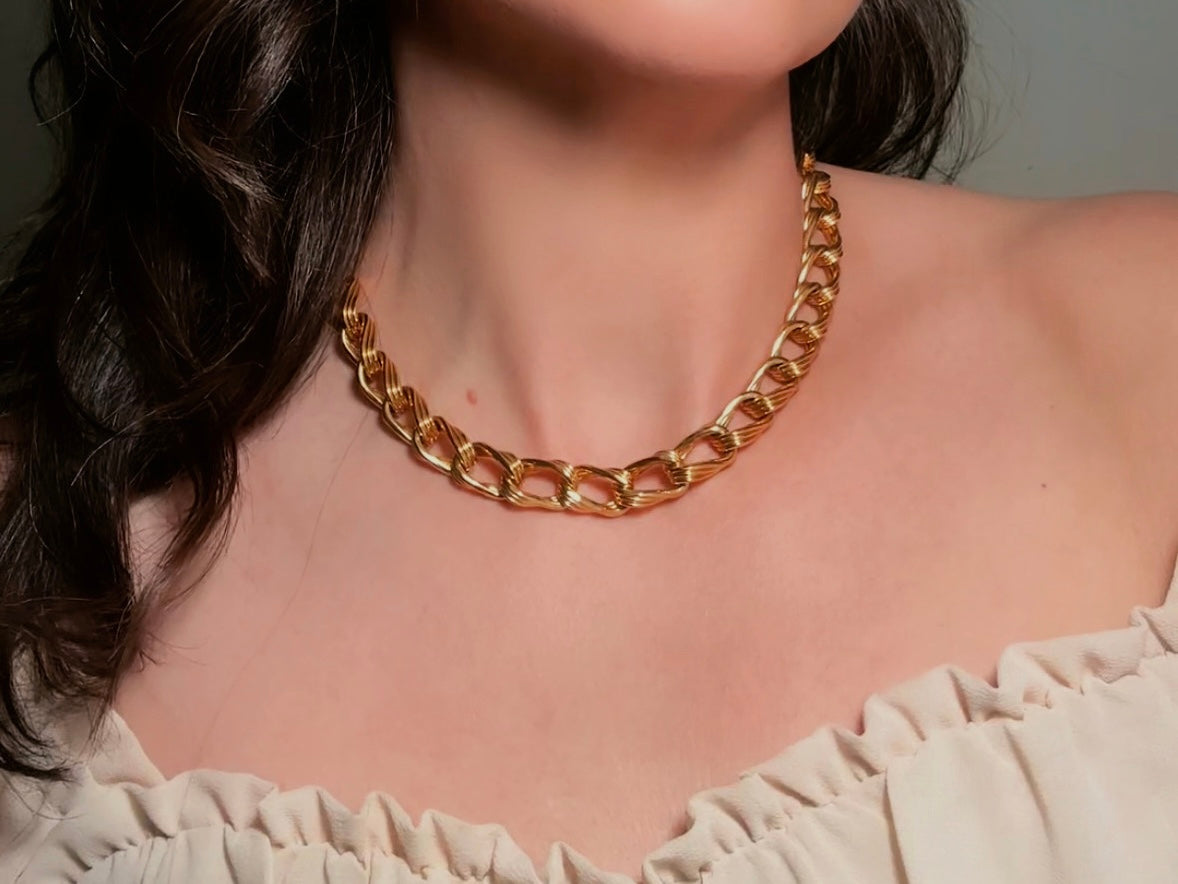Anne Klein Gold Chain Necklace, Vintage Toggle Clasp Collar Necklace with Lion
