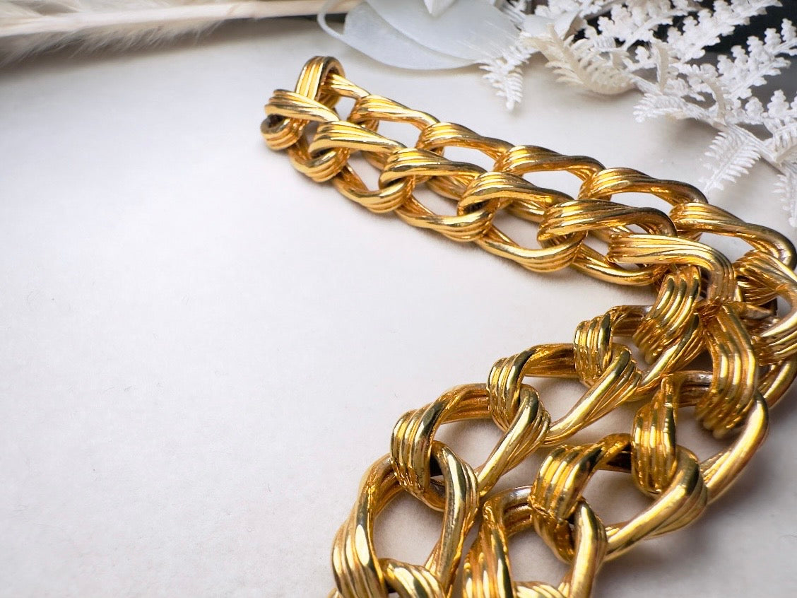 Anne Klein Gold Chain Necklace, Vintage Toggle Clasp Collar Necklace with Lion