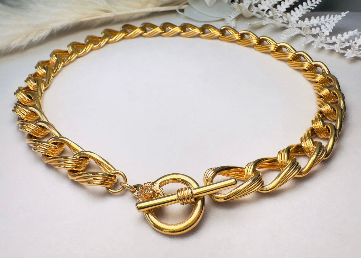 Anne Klein Gold Chain Necklace, Vintage Toggle Clasp Collar Necklace with Lion