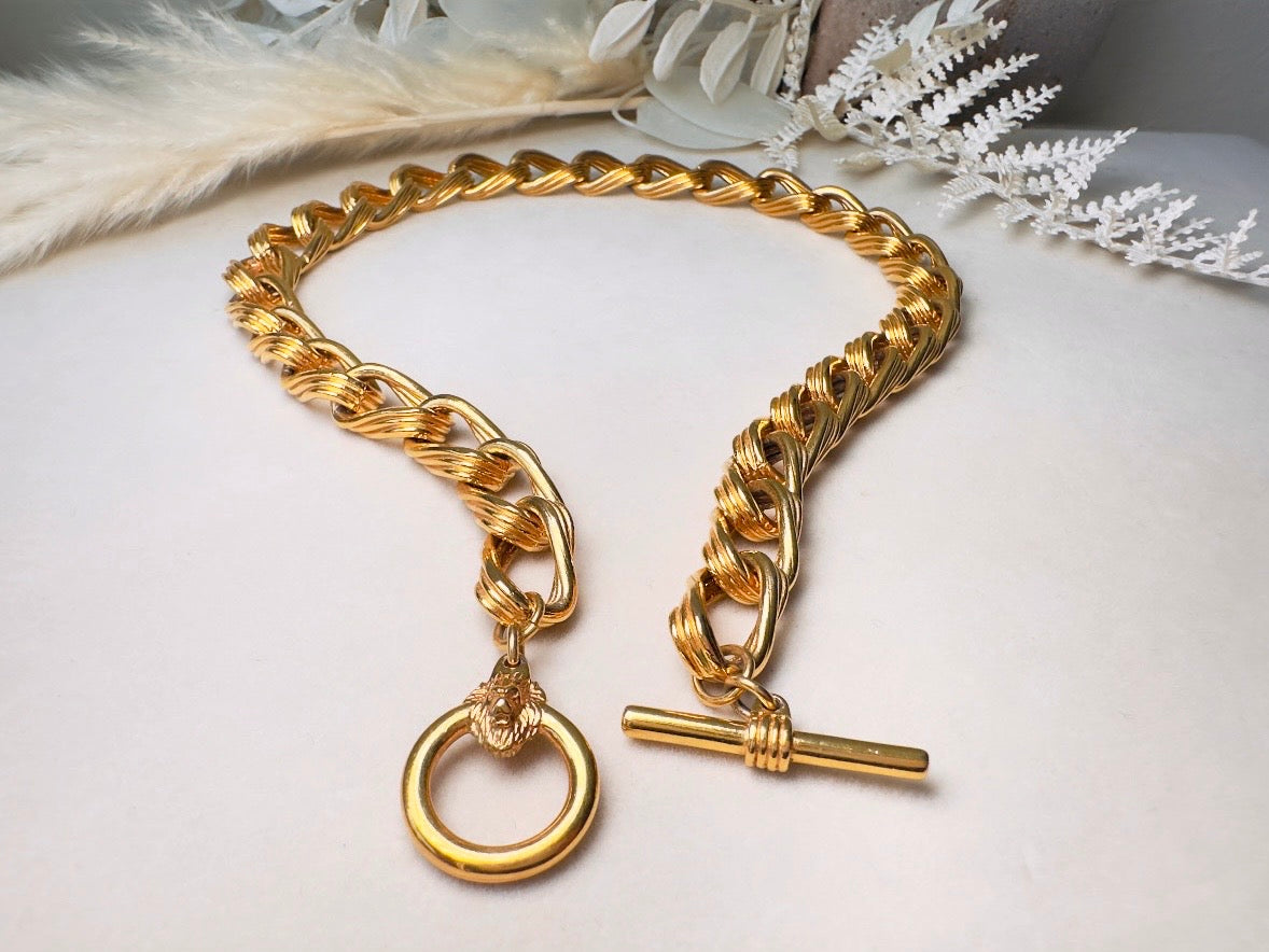 Anne Klein Gold Chain Necklace, Vintage Toggle Clasp Collar Necklace with Lion
