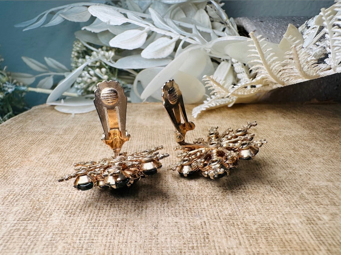 Emerald Cocktail Earrings, Big Green Vintage Rhinestone Earrings, Starburst Glam 1960's Emerald Green Crystal Clip On Earrings