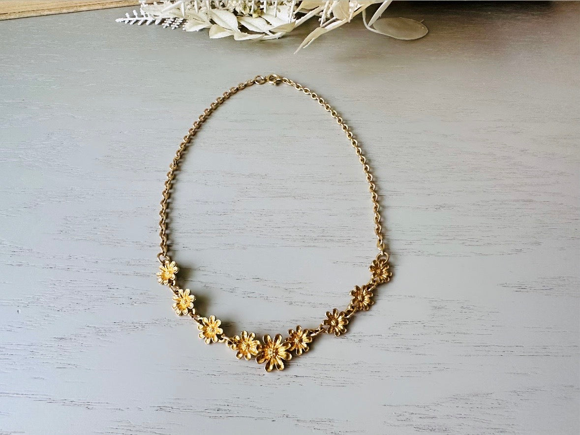 Vintage Gold Flower Choker Necklace, Golden Daisy Chain Necklace, 14" Bright Gold Vintage Choker Necklace, Pretty Unique Fall Fashion Gifts