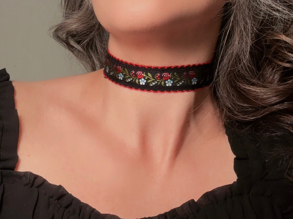 Vintage Flower Choker, Handmade Double Sided Reversible Black Velvet Necklace with Victorian Rose and Forget-me-nots Jacquard Ribbon
