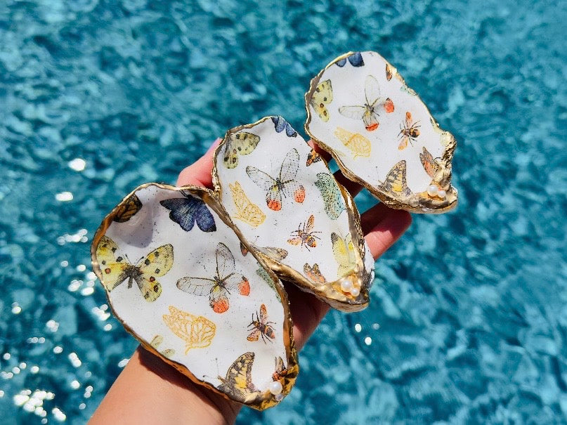 Butterfly Oyster Shell Dishes, Handmade Bee Coastal Trinket Dish Jewelry Holder with Pearls