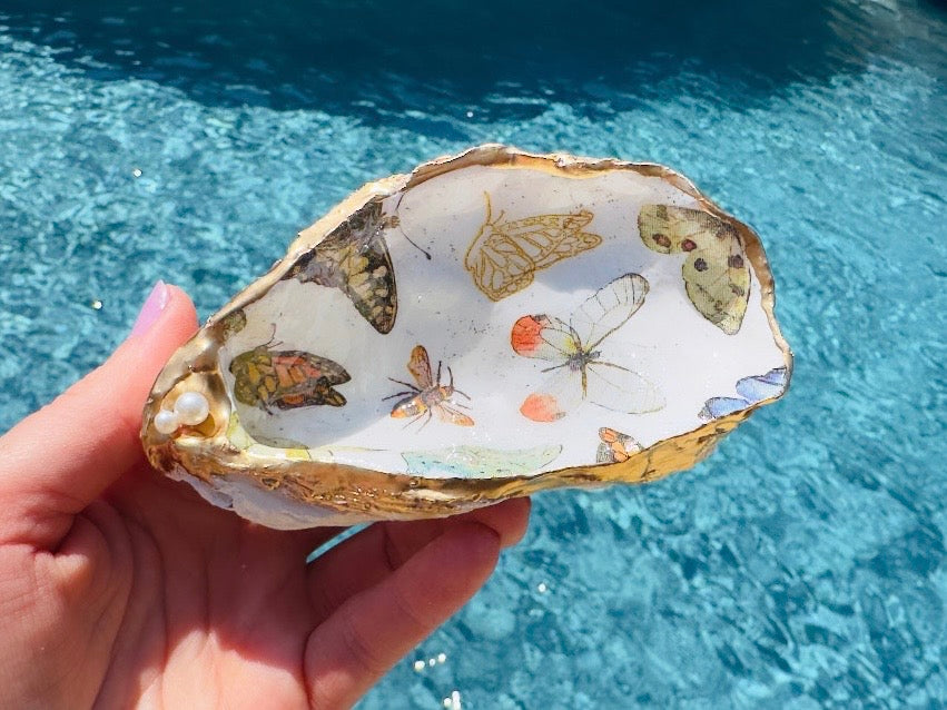 Butterfly Oyster Shell Dishes, Handmade Bee Coastal Trinket Dish Jewelry Holder with Pearls