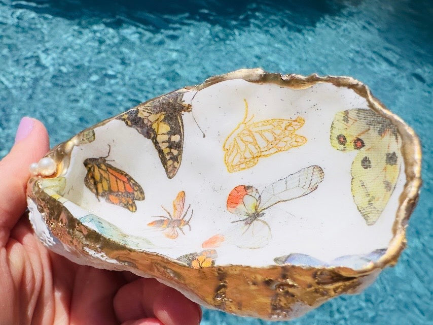 Butterfly Oyster Shell Dishes, Handmade Bee Coastal Trinket Dish Jewelry Holder with Pearls