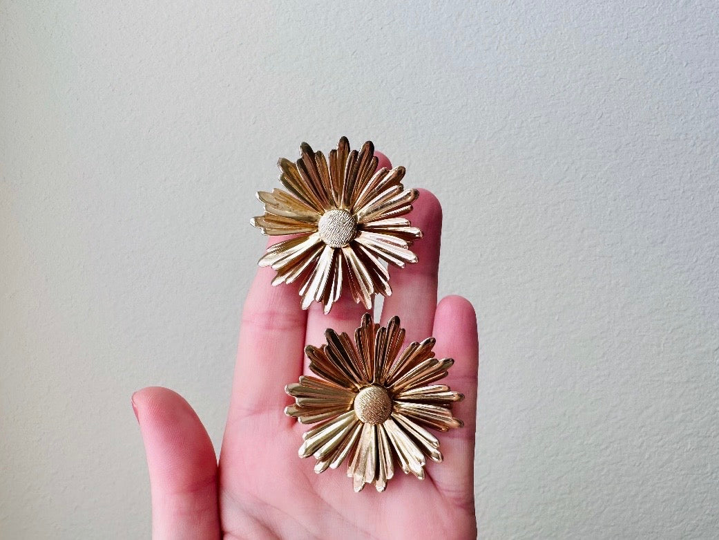 60s Gold Daisy Earrings, 1969 Oversized Golden Daisy Flower Earrings, Huge Glam Clip On Earrings, 1960s Retro Mod Earrings SIGNED SC